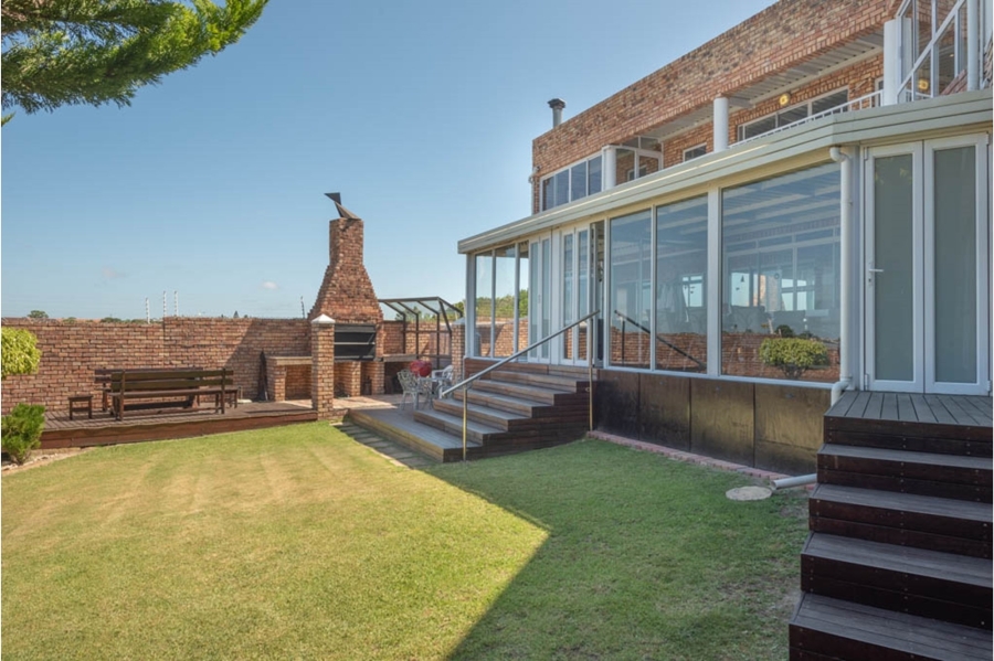 6 Bedroom Property for Sale in Humerail Eastern Cape